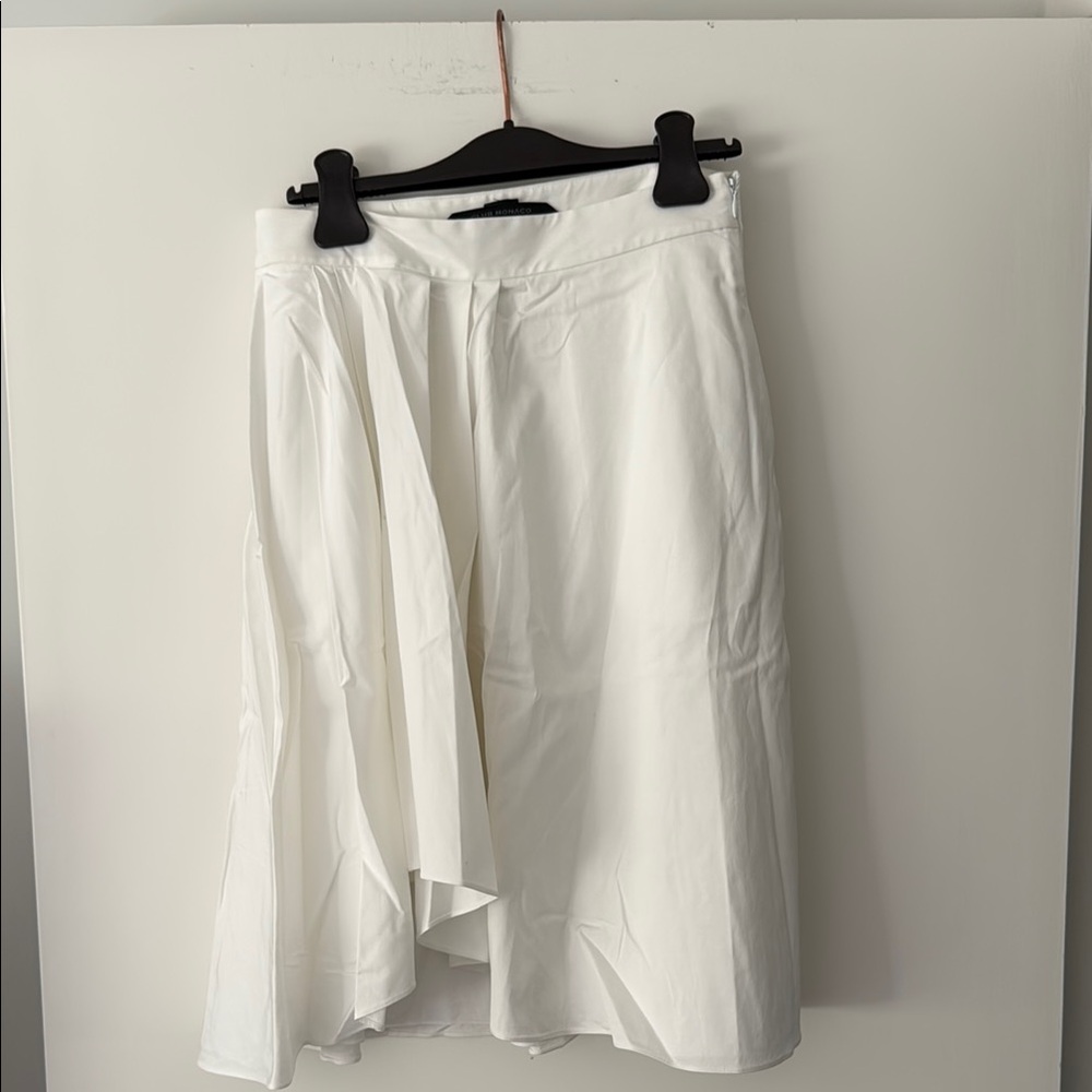 Club Monaco Collecting white viscose a symmetrical side zip skirt